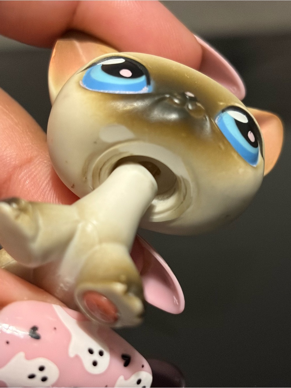 Littlest Pet Shop Cream and Yellow Cat Figure with Big Eyes - Picture 3 of 6